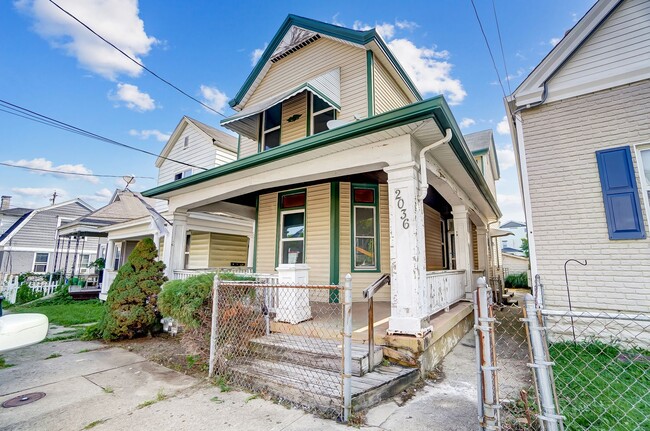 Building Photo - Four Bedroom Home in Covington!