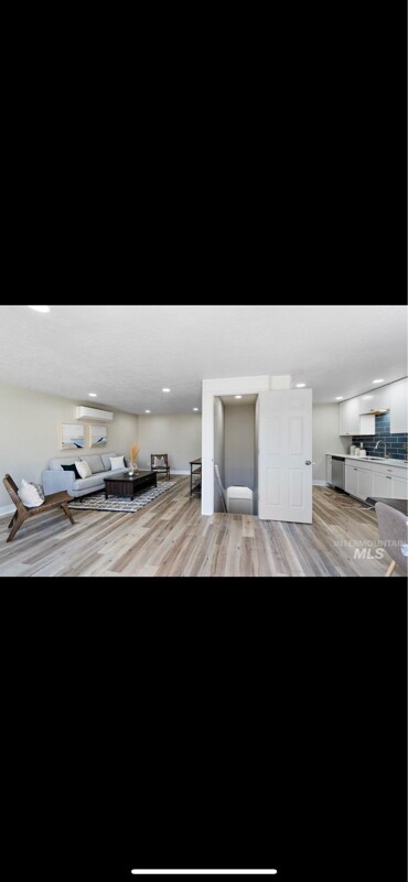 Foto del edificio - 250 Hudson Ave