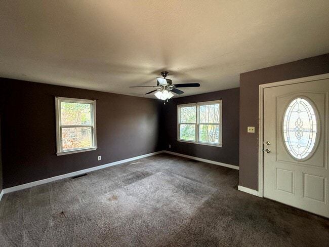 Building Photo - 2109 Lombardy Dr