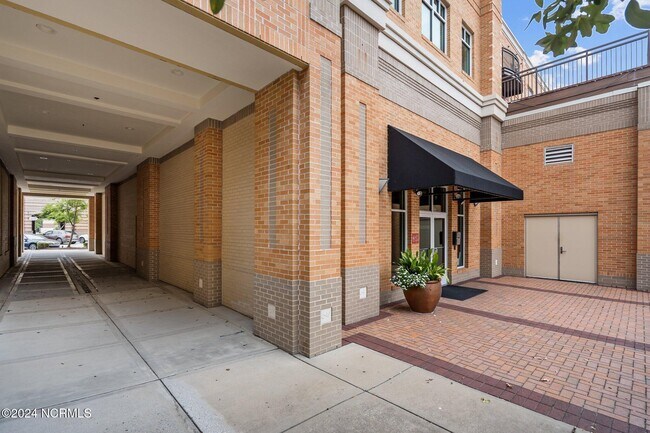 Foto del edificio - 6832 Main St