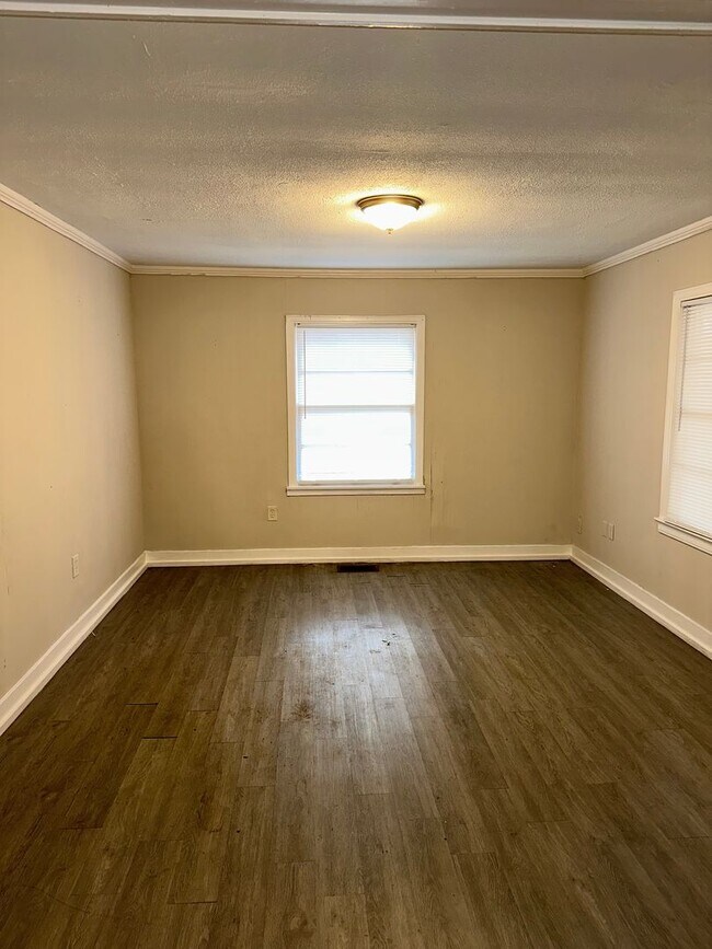 Foto del edificio - 3230 Rosemary Ave