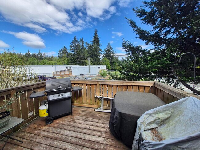Photo du bâtiment - 617 Hoylake Ave