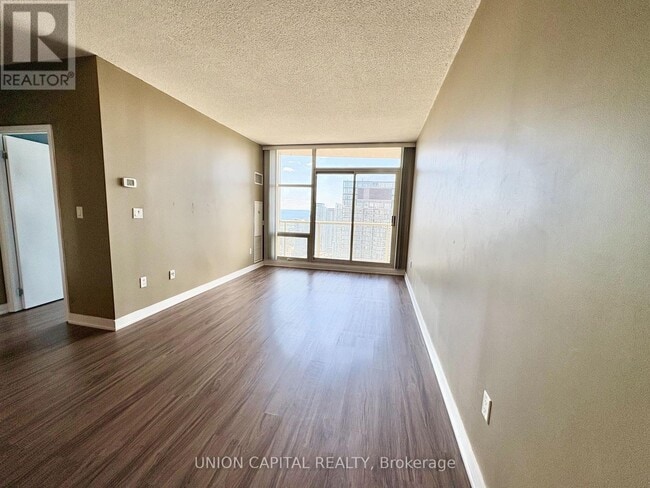 Building Photo - 10 Navy Wharf Ct