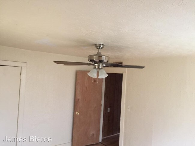 Foto del edificio - 2 br, 1 bath House - 615 N Johnston