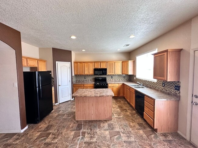 Foto del edificio - Stunning 3 bed, 2.5 bath, 2575 sq ft home ...