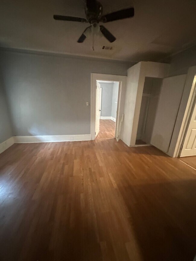 Foto del edificio - 643 Heard Ave