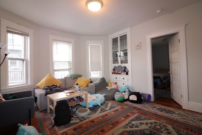 Building Photo - 39 Foster St