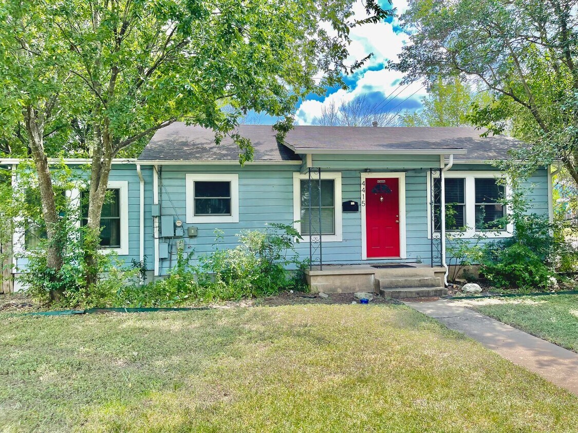 Primary Photo - South Central Cottage in Austin