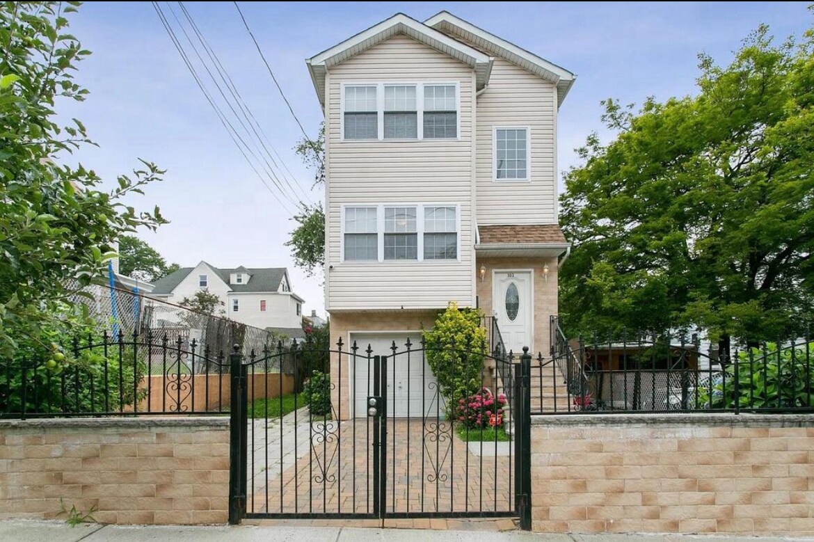 553 E 26th St Unit 2nd floor, Paterson, NJ 07514 Apartments in