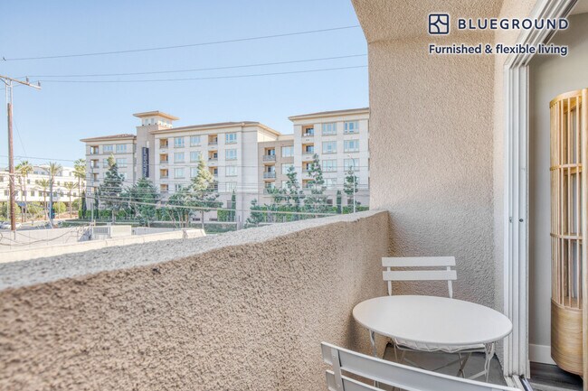 Foto del edificio - 12427 W Jefferson Blvd