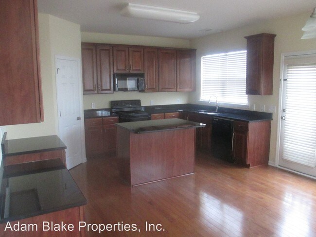 Building Photo - 2428 Red Birch Dr