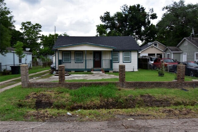 Foto del edificio - 6229 Clover Ridge St