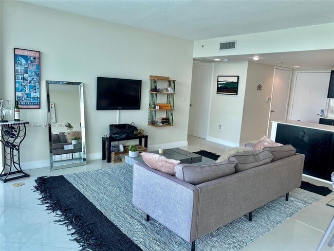 Foto del edificio - 665 NE 25th St
