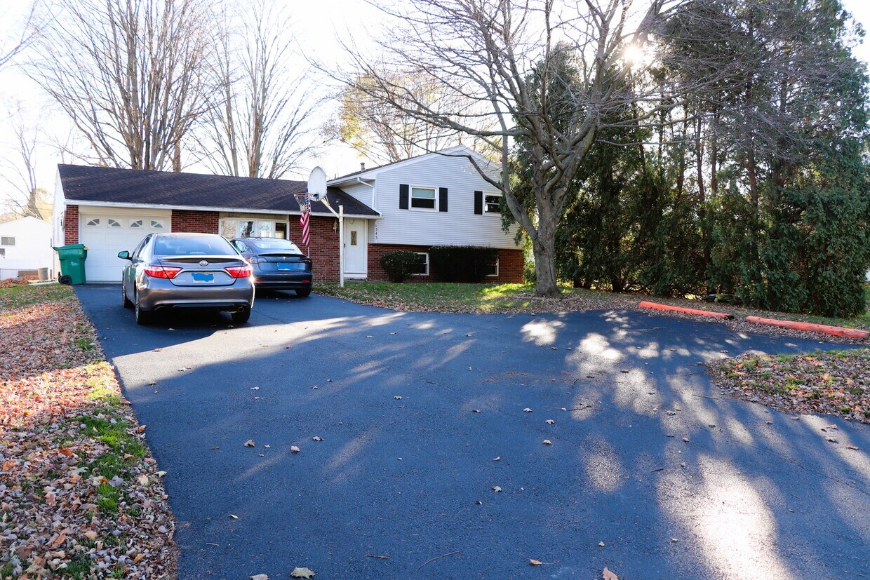 1343 Lehigh Station Rd, Henrietta, NY 14467 House Rental in Henrietta