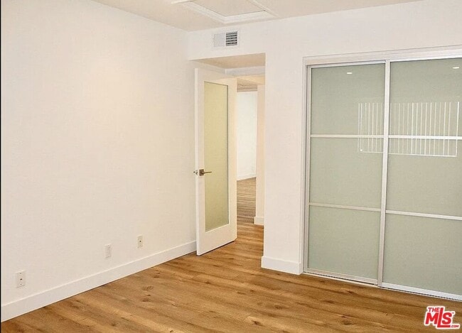 Foto del edificio - 1547 N Edison Blvd