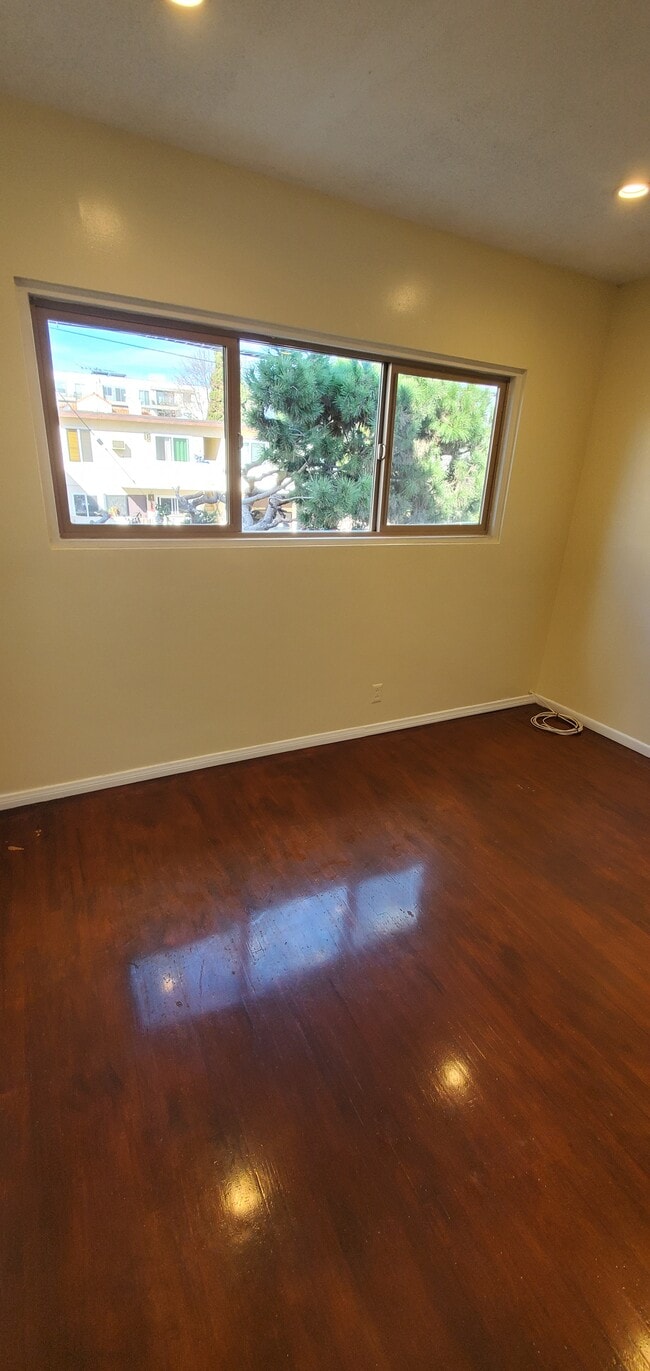 Building Photo - 11913 Culver Blvd