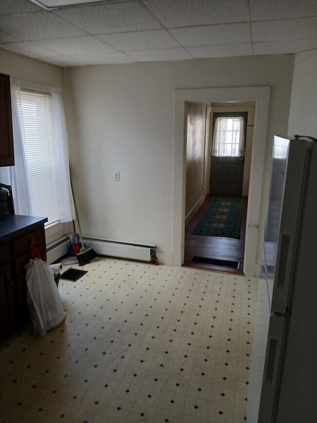 Foto del edificio - 63 Plain Rd