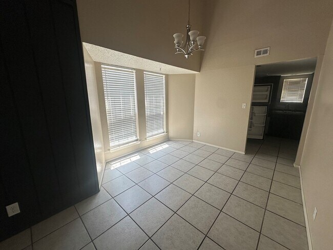 Building Photo - 3004 Beechwood St
