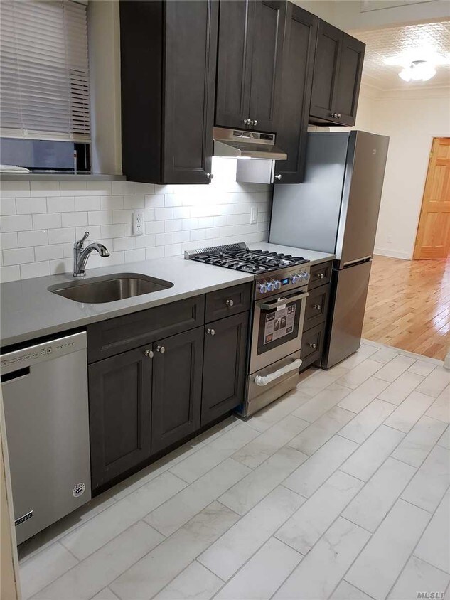 Foto principal - 25-47-47 35th St