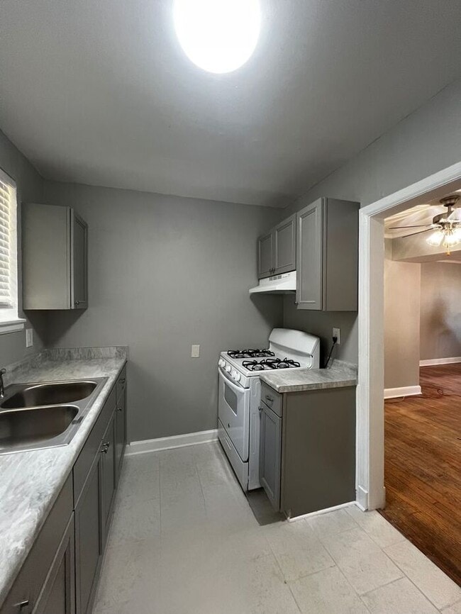 Building Photo - Charming Newly Remodeled 2bd/1ba on Cooper...