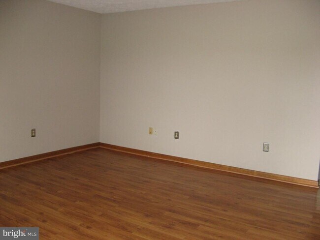 Foto del edificio - 104 Covington Ln