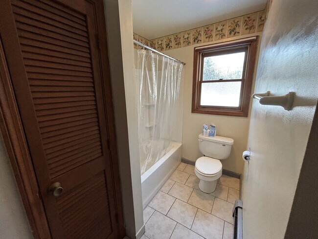 Foto del edificio - 42 Camp Benson Rd