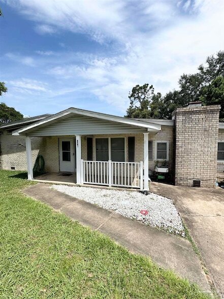 Building Photo - 4541 Marseille Dr