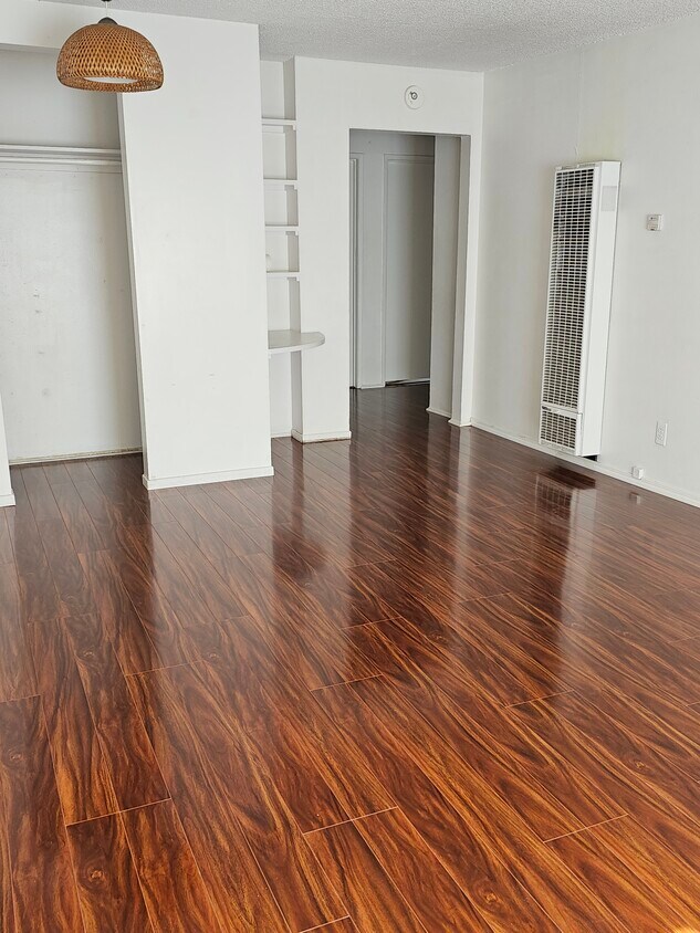 Foto principal - 2112 Manhattan Beach Blvd