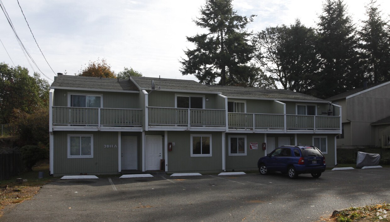 Building Photo - 3011-3013 Bridgeport Way W