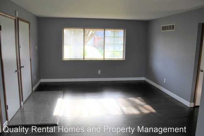 Building Photo - 2 br, 1 bath House - 3505 Ridgecliffe Dr