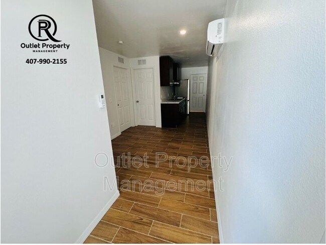 Building Photo - 1649 Lake Dr