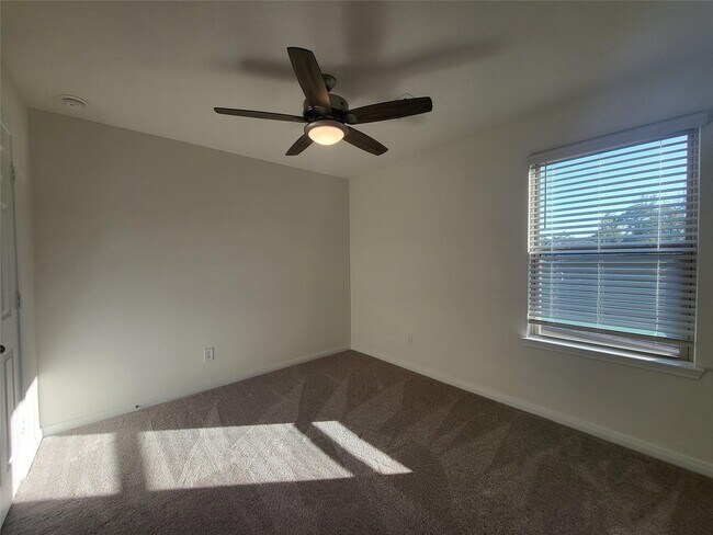 Building Photo - 9303 Sandoval Cir