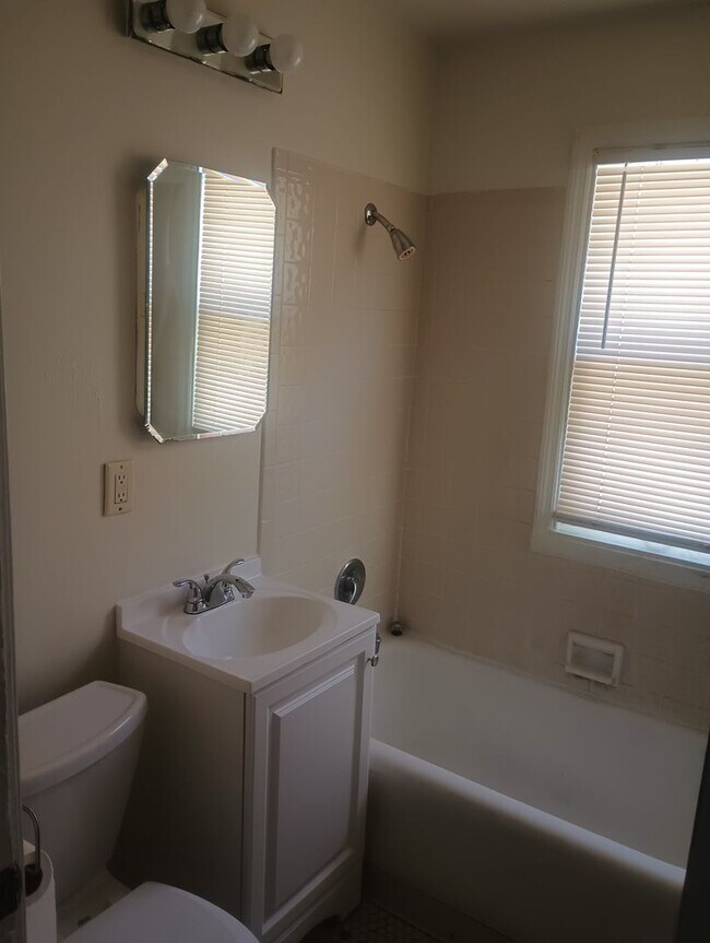 Building Photo - 3150N39thR