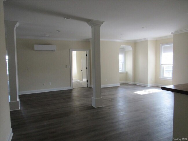Building Photo - 159 N Church St