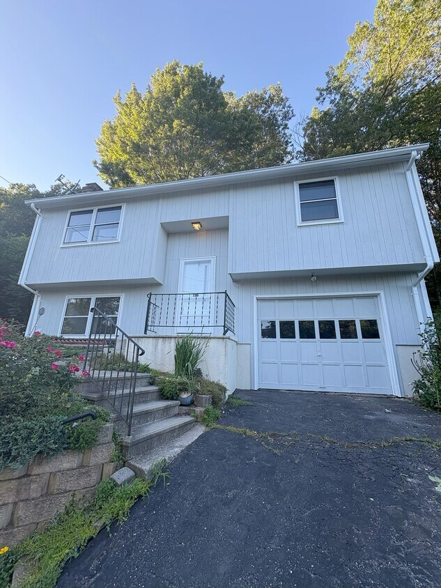 Foto principal - 136 Millard St