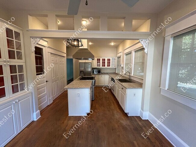 Foto del edificio - 1095 Monroe Dr NE