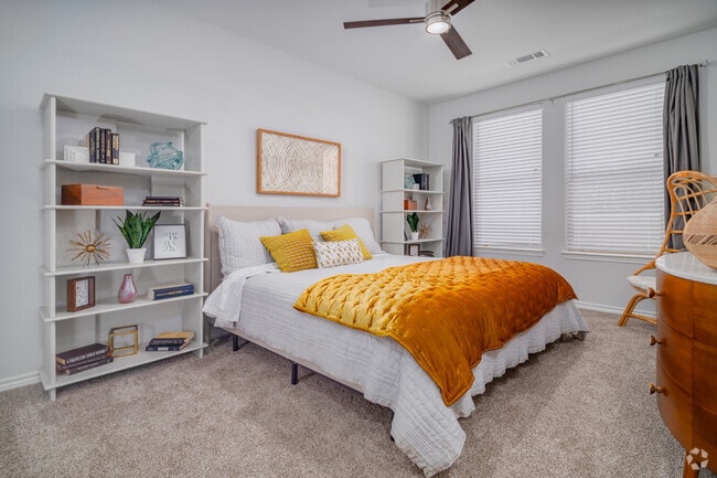 2BR, 2BA - 1085SF - Bedroom 1 - Edge and Stone