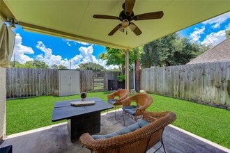 Building Photo - 1811 Emerald Green Dr