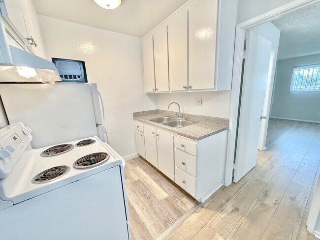 Building Photo - 715 Machado Dr