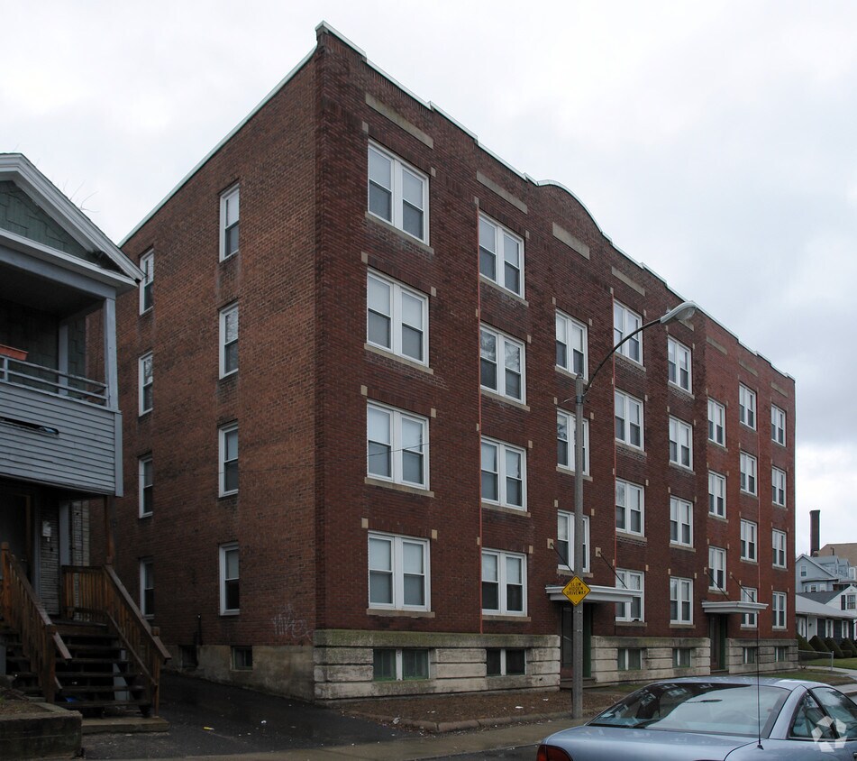 Building Photo - 11-13 School St