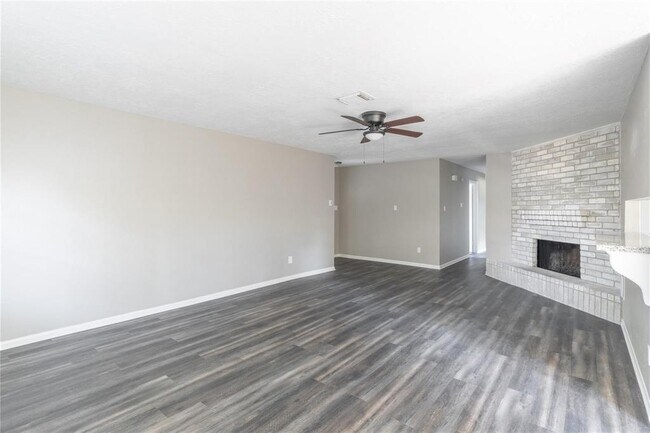 Foto del edificio - 12702 St Alban Ct