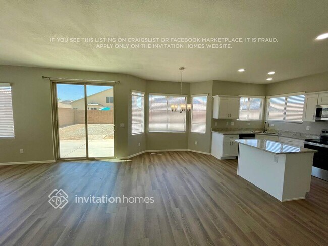 Building Photo - 12931 W Soledad St