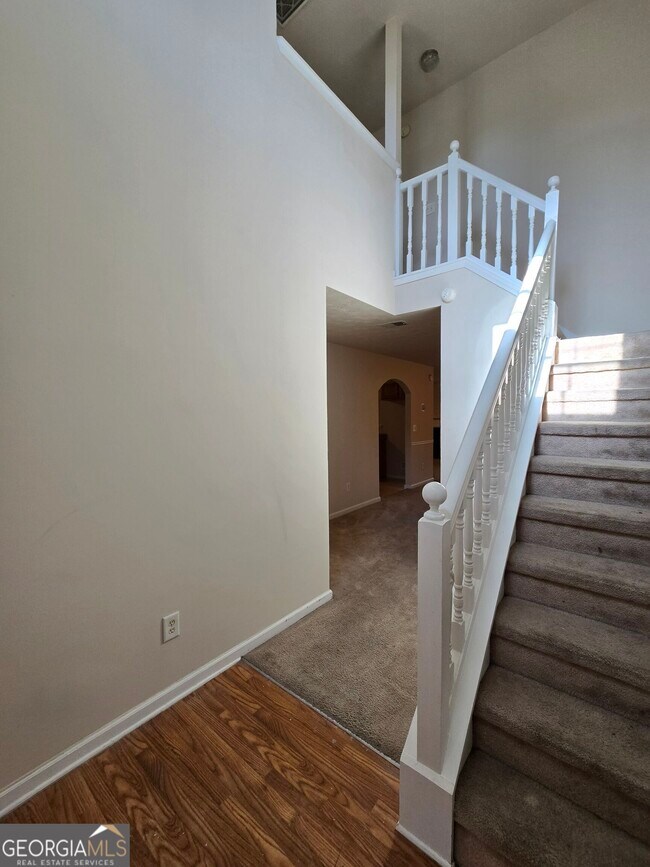 Foto del edificio - 5636 One Lake Way