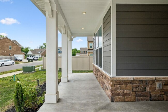 Foto del edificio - 308 Grassy Glen Dr