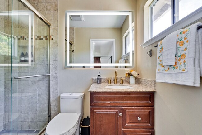 Foto del edificio - 6468 Pfeiffer Ranch Rd