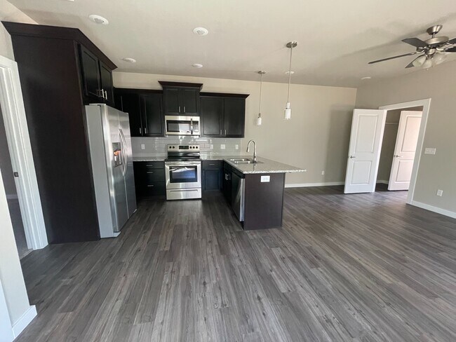 Building Photo - 3225 W Sexton St