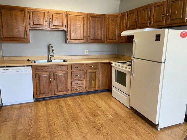 Photo - 5402 S 77th St Apartment