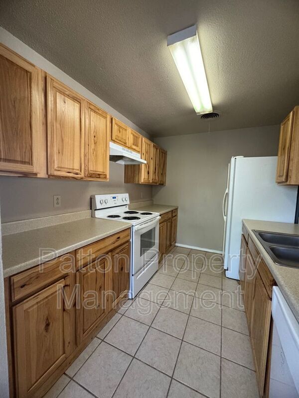 Building Photo - 29 Southridge Dr