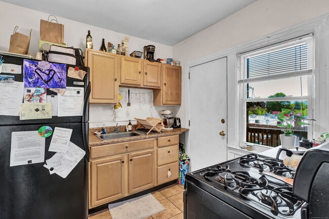 Foto del edificio - 28-30-30 Whitney St