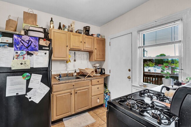 Building Photo - 28-30-30 Whitney St